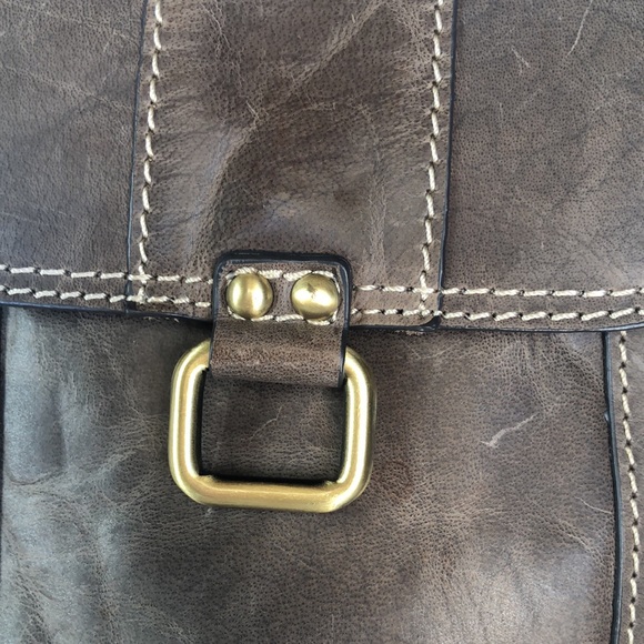 DIBA TRUE Crossbody taupe colored leather bag. Gold hardware. Beautiful design - Picture 3 of 11
